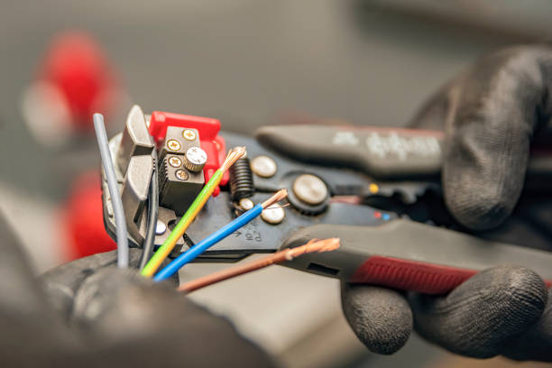 Best Licensed Electrician  in Taft Mosswood, CA